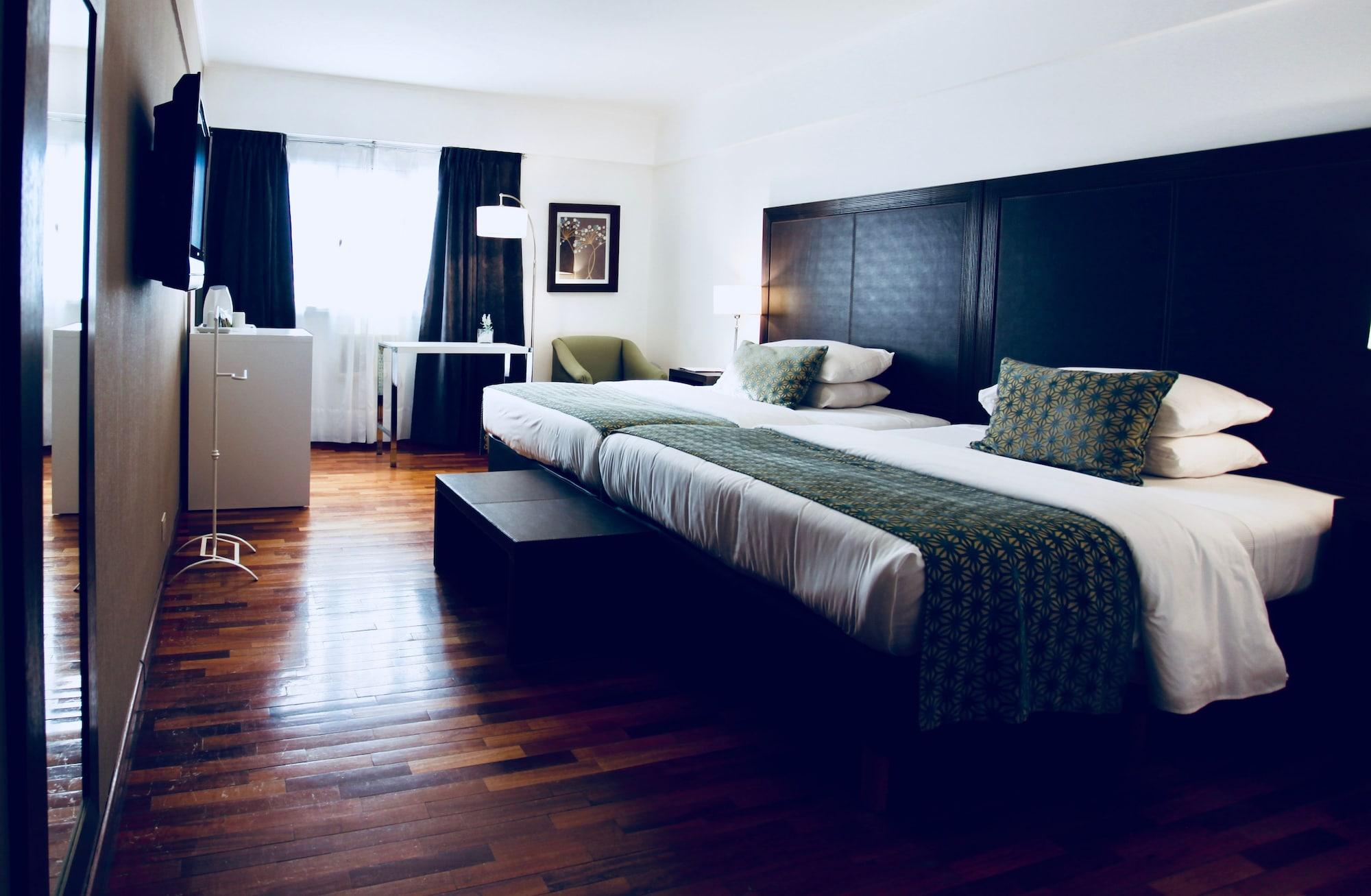 Hotel Tolosa Пуерто Мадрин Екстериор снимка