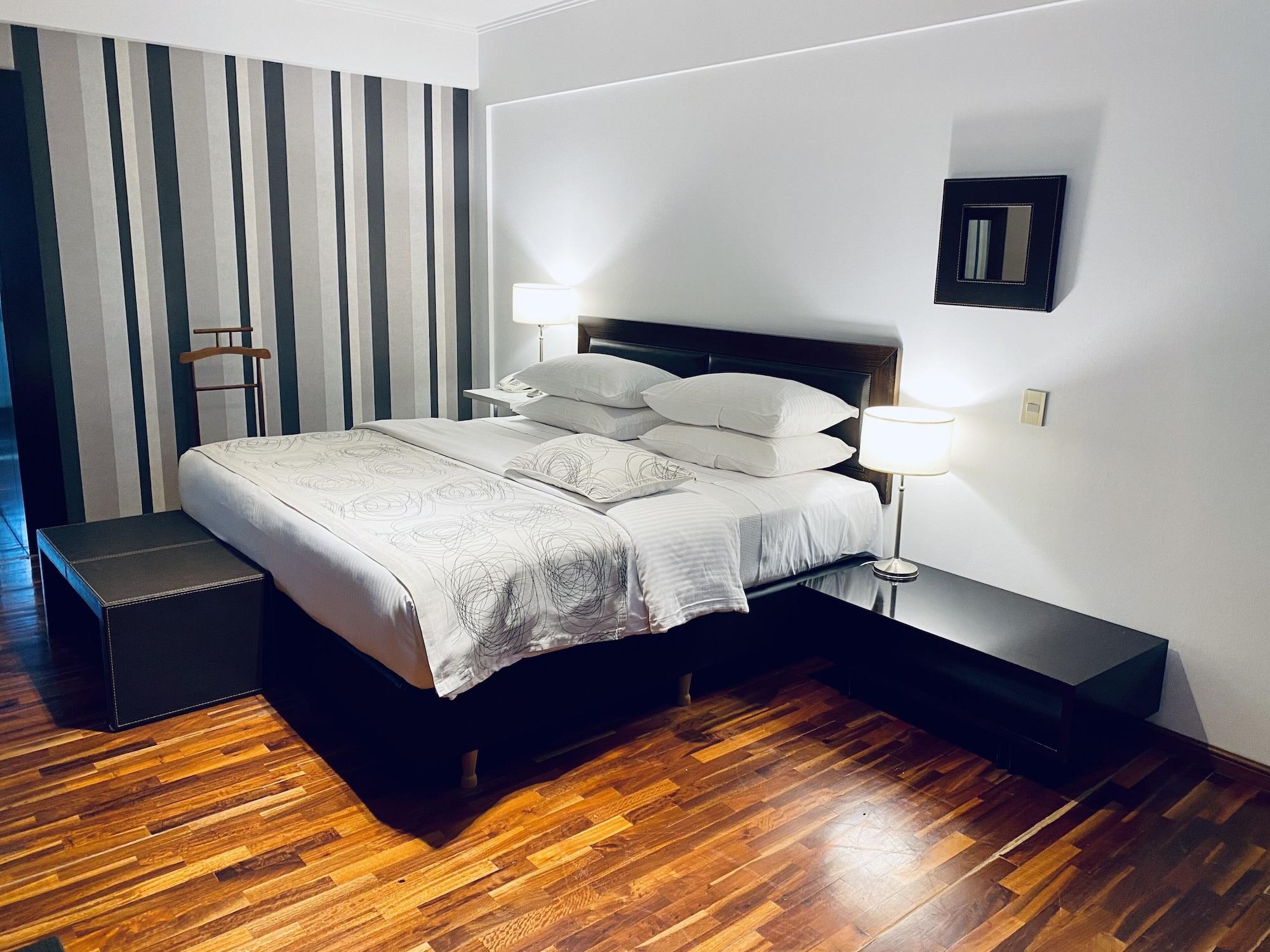 Hotel Tolosa Пуерто Мадрин Екстериор снимка